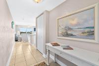 Relax and Chill Beachside Condo - B&B