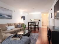 Spacious Condo Mins to Shands, University, & DOWNTOWN! - B&B