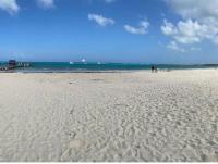 Hermoso apartamento con Vista al mar! Los corales - B&B