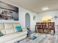 B&B Tuncurry - Beachside spacious unit 9 - Bed and Breakfast Tuncurry