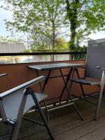 Moderne 3 Raum Altbau ETW bis 4 Gäste, Nähe Staatstheater, Parkplatz, Netflix, Vollausstattung - Chambres d'hôtes Cottbus