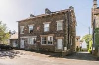 Shamrock, Bowness on Windermere, Superb one bedroom apartment with private parking - B&B