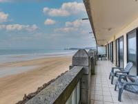 Appartement moderne en bord de mer avec balcon et parking - FR-1-2-306 - B&B