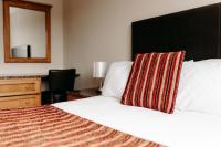 Camera Matrimoniale con Bagno in Comune 