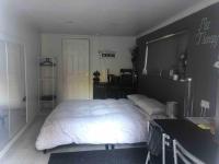 B&B Belfast - Mac studio : private room, en-suite & own access - Bed and Breakfast Belfast