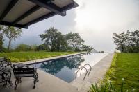 B&B Mulshi - SaffronStays Solasta, Mulshi - infinity pool villa with Mulshi Dam views - Bed and Breakfast Mulshi