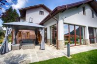 MOUNTAIN HILL LUXURY VILLA - Ferienwohnung Madzhare