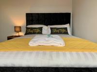 The Upper Gathering - Sleeps Up To 9 - B&B