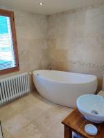 Spacious Ski Chalet In Traditional French Village, sleeps 8, Four Star with fibre broadband - Chambres d'hôtes Abondance