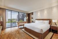 PARKROYAL Club Premier Double or Twin Room