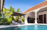 Villa Tahi - Stylish luxury, tranquil location, walk to beach - B&B Legian