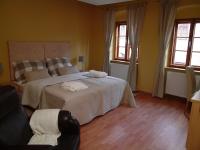 Deluxe Room (2 Adults + 1 Child)