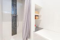 R Appartement Cosy Orangerie 120 m2 pour 6 personne parking gratuit proche centre - B&B Strasburgo