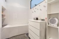 R Appartement Cosy Orangerie 120 m2 pour 6 personne parking gratuit proche centre - B&B Strasburgo