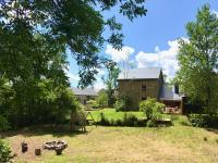 Gezellige Typisch Ardense woning met jacuzzi en grote afgesloten tuin in prachtige omgeving - Chambres d'hôtes Houffalize