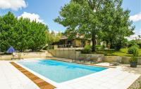 B&B Lalandusse - Cozy Home In St, Aubin De Cadelech With Outdoor Swimming Pool - Bed and Breakfast Lalandusse