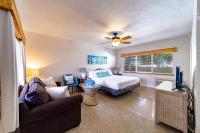 Estudio con cama extragrande