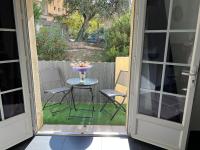 L'appart Isa&Marc T2 avec rez-de-jardin (bus aéroport) tout équipé pour 4 personnes; - B&B