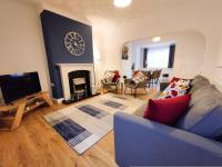 B&B Doncaster - St Johns Hse, 3 BR, Sleeps 6, FREE Parking, Contractor, WiFi, Kitchen, Garden - Bed and Breakfast Doncaster