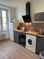 T2 4 pers face gare SNCF Appart Hotel le Cygne 2 - B&B Bourges