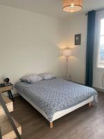 T2 4 pers face gare SNCF Appart Hotel le Cygne 3 - B&B Bourges