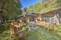 B&B Gatlinburg - Gatlinburg Group Getaway with Hot Tub and Porch! - Bed and Breakfast Gatlinburg