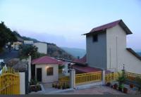 B&B Mahabaleshwar - Rozaan Villa Valley View - Bed and Breakfast Mahabaleshwar