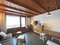 Appartement 6 places, superbe vue face à la montagne, 50m des pistes - B&B Val Thorens