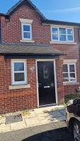 Well Furnished 3 Bedroom House in a cosy estate in Bolton with free parking - Chambres d'hôtes Bolton