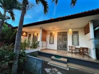 Adi's Bungalow - Bed and Breakfast Uluwatu