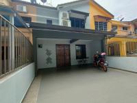 Three-Bedroom House at Tyara Homestay Sunway - Chambres d’hôtes