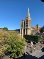 Appart plein centre, vue cathédrale, fibre - B&B Lisieux