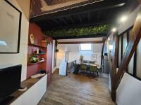La passerelle, duplex atypique de charme - B&B
