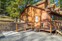 Luxury Rock Creek Cabin w Deck by Lake Hamilton - B&B Hot Springs