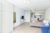 Monolocale Familiare con Vista Mare (4 Adulti)