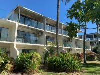 Beachfront Terraces with Onsite Reception & Check In - B&B