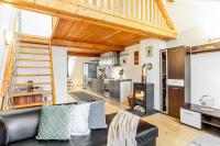 Utulny a prostorny podkrovni byt s krbovymi kamny - B&B České Budějovice