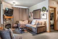 Ski in Ski Out Juniper Springs Lodge #351 Luxury Slope-side 2 Bedrm 2 Bath End Unit! - B&B Mammoth Lakes
