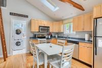 Four Season Modern Cape Cod Cottage (with heat) - Bed and Breakfast