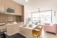 Chic Plaza 2B W/Wifi, Parking & Metro. - B&B