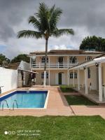 Casa com piscina e estacionamento, próximo á praia - Chambres d'hôtes Porto Seguro