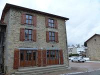 **Charmant Atelier Rénové, Jardin & Terrasse, Proche Ski et Vichy** - FR-1-489-140 - Bed and Breakfast
