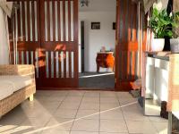 Beach Front Apartment with Free Parking, St Annes - B&B