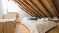 Madera y Piedra - Apartamentos Aloha Toledo - Bed and Breakfast Toledo