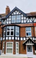 Coast House Cromer - Sleeps 15, hot tub, sea views - Chambres d’hôtes Cromer