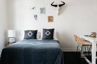 Studio Lit Queen-Size 