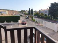 Agréable Studio Cabine - piscine - parking - proche Plage RICHELIEU - Bed and Breakfast