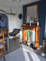 B&B Tywyn - Newly renovated 1st floor apartment with mountain views - Bed and Breakfast Tywyn