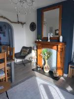 Tywyn seaside apartment with Mountain View - B&B Tywyn