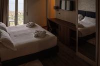 Deluxe Double Room with Balcony and Sea View